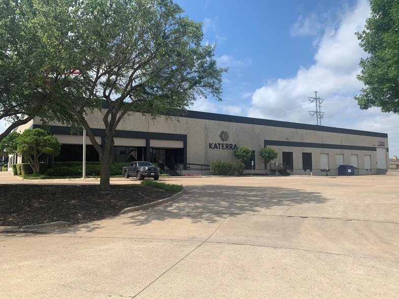 3200 Earhart Dr, Carrollton, TX for sale - Building Photo - Image 1 of 1