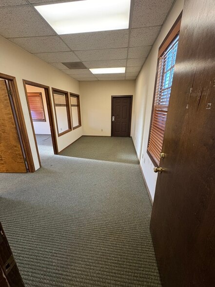 929 Sherman Ave, Novato, CA for lease - Interior Photo - Image 3 of 5