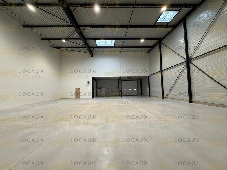 23 Rue Des Beaux Soleils, Osny à louer - Photo du bâtiment - Image 3 de 16