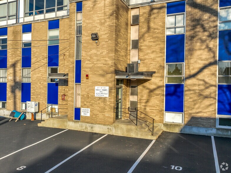 108 Water St, Watertown, MA à louer - Photo du bâtiment - Image 3 de 5