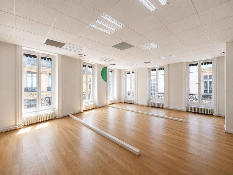 3 Rue De L'Arbre Sec, Lyon for lease - Interior Photo - Image 2 of 6