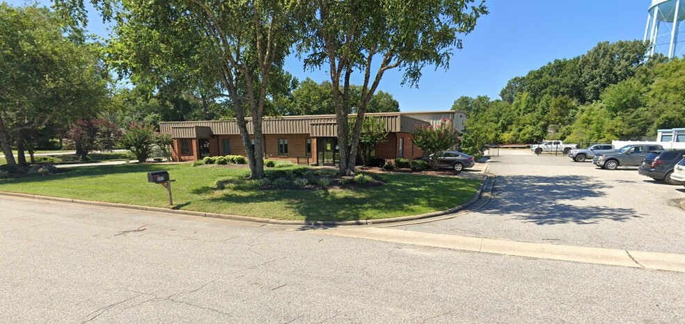 600-602 Elm Ct, Hopewell, VA for lease - Primary Photo - Image 1 of 5