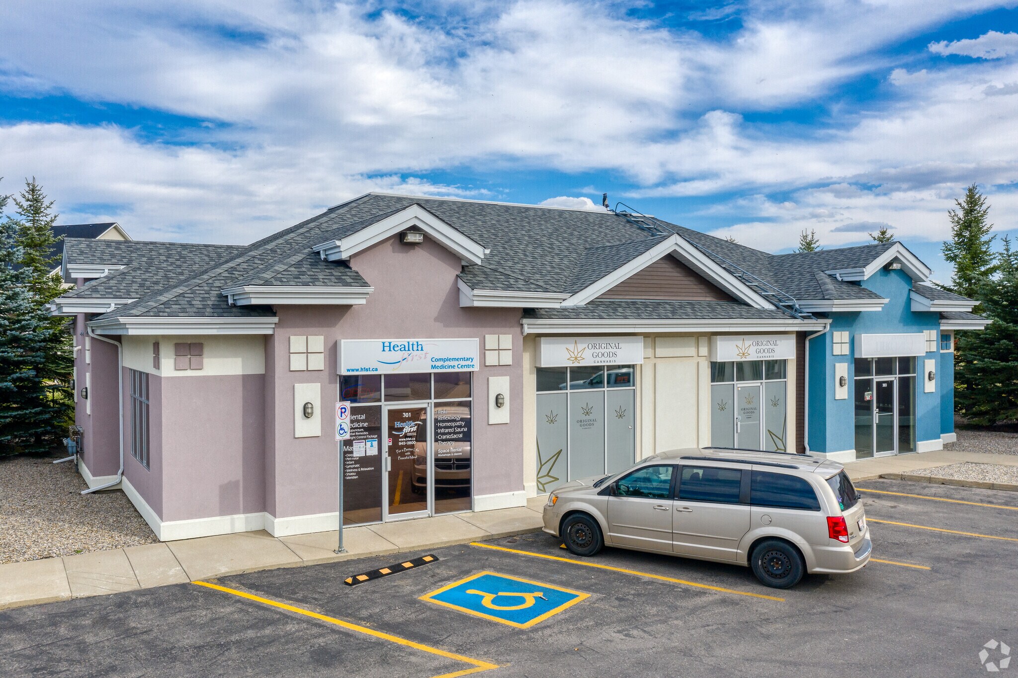 191 Edwards Way SW, Airdrie, AB for sale Primary Photo- Image 1 of 1