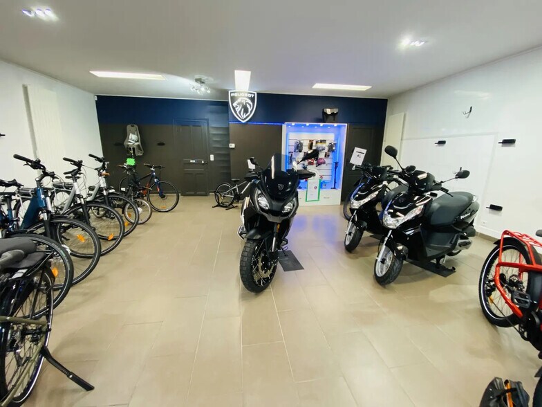 84 Avenue Georges Clemenceau, Maisons-Alfort à louer - Photo du bâtiment - Image 3 de 5