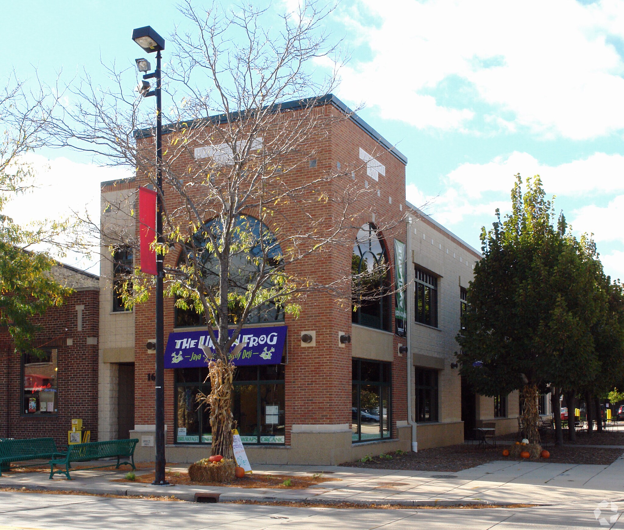 163 N Broadway, Green Bay, WI à louer Photo principale- Image 1 de 16