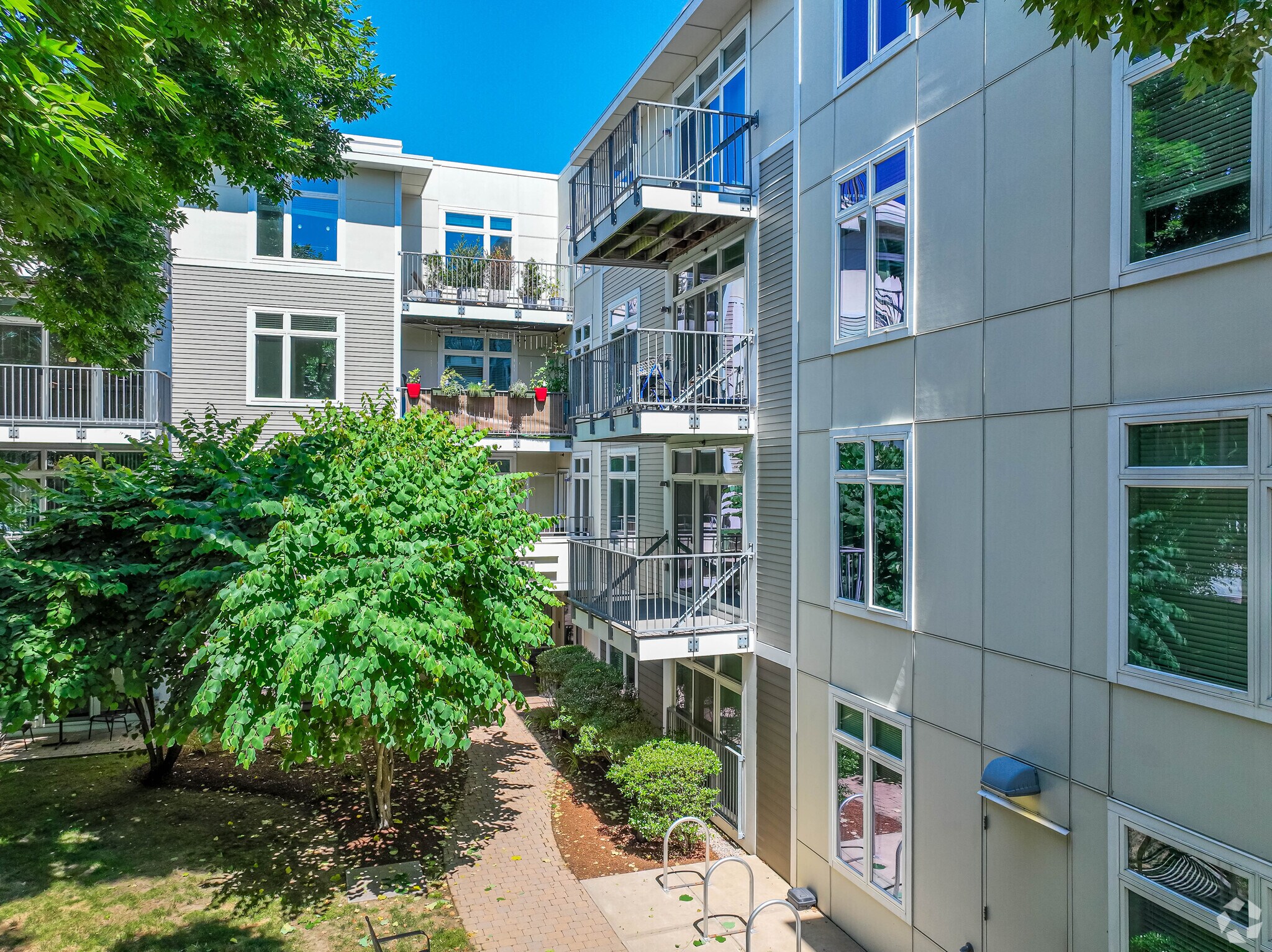 7 Cameron Ave, Cambridge, MA à vendre Photo principale- Image 1 de 23