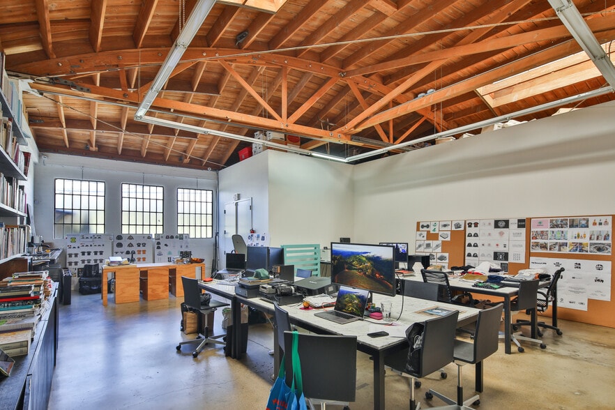 5017 Exposition Blvd, Los Angeles, CA à vendre - Photo du bâtiment - Image 3 de 21