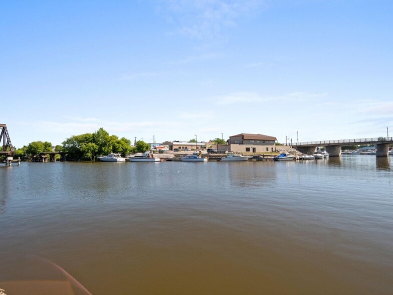 1308 Washington St, Two Rivers, WI for sale - Aerial - Image 3 of 24