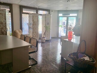 Plus de détails pour Multi-résidentiel à vendre