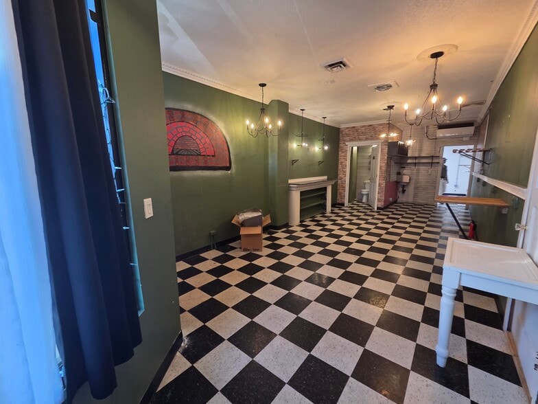 960-990 Commercial St SE, Salem, OR for lease - Building Photo - Image 3 of 4