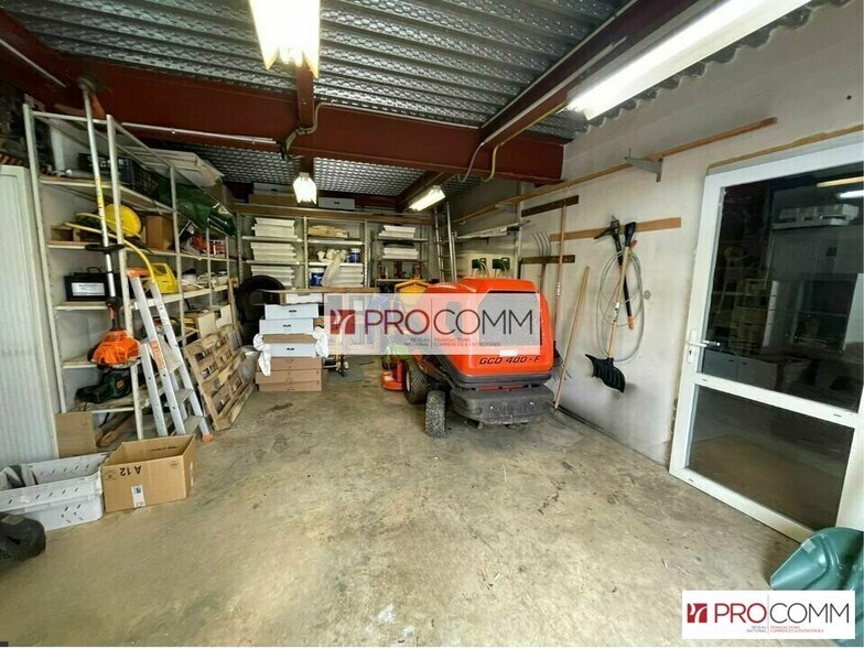 Flex in Luisant for lease - Interior Photo - Image 3 of 4