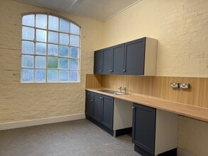 1 Forest Rd, Roade for lease Interior Photo- Image 2 of 2