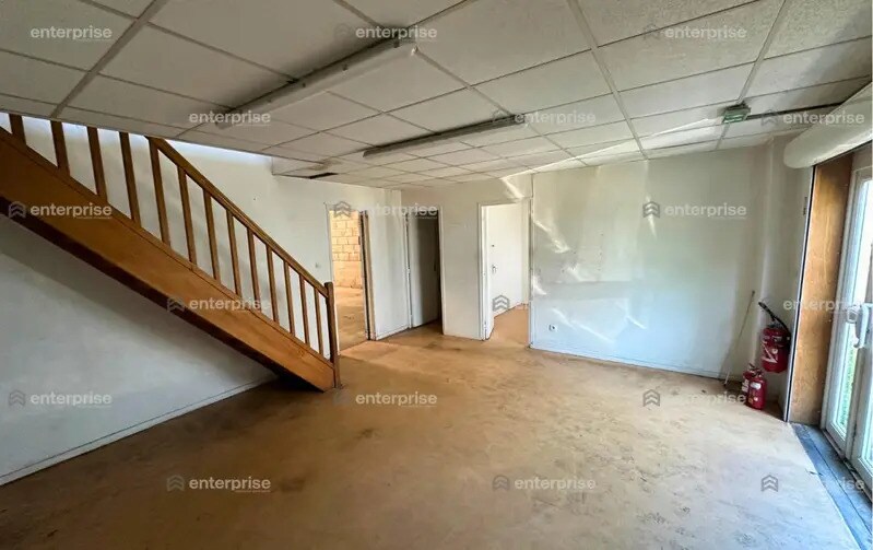 Flex in Saint-Maximin for lease - Interior Photo - Image 2 of 7
