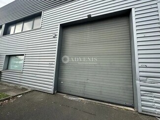 Plus de détails pour Local d'activités à louer