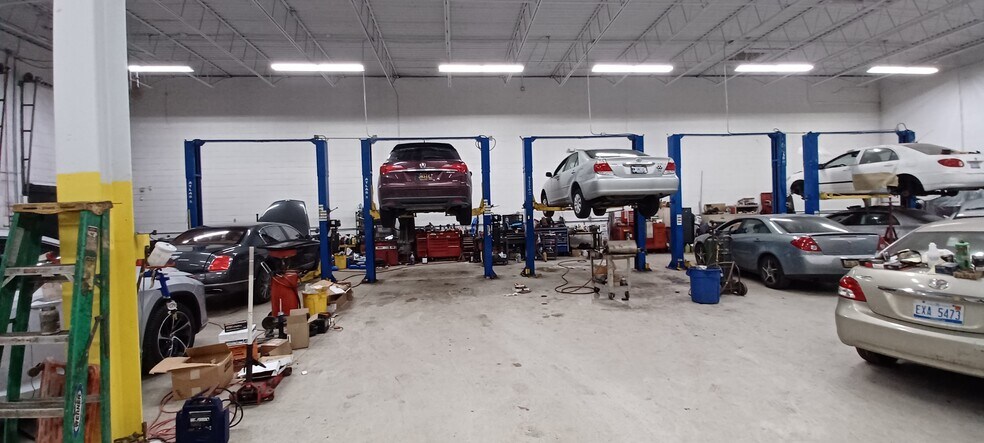 24288 Indoplex Cir, Farmington Hills, MI for sale - Building Photo - Image 2 of 36