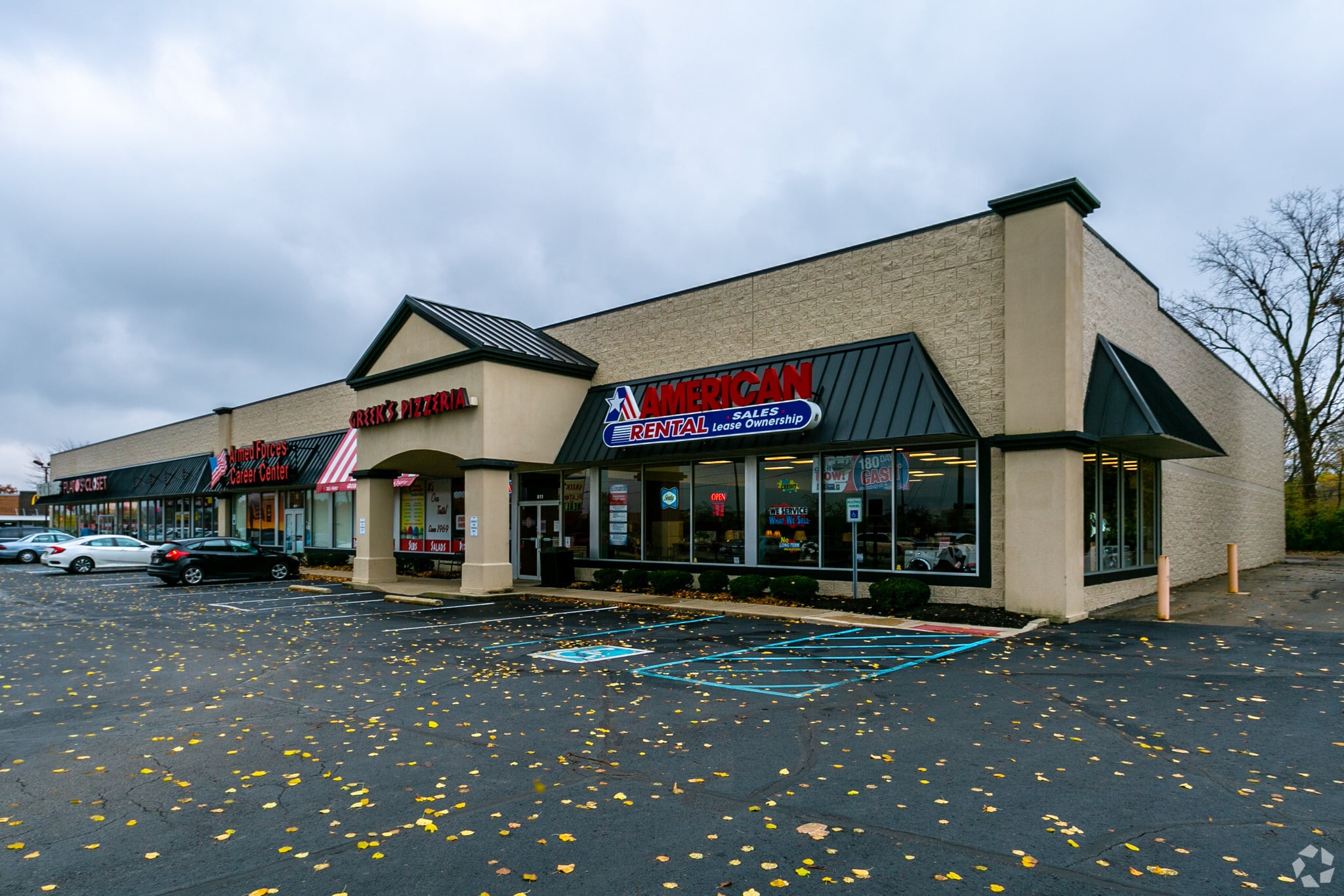 815-831 E McGalliard Rd, Muncie, IN for lease Building Photo- Image 1 of 1