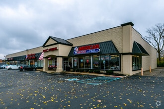 815-831 E McGalliard Rd, Muncie, IN for lease Building Photo- Image 1 of 1