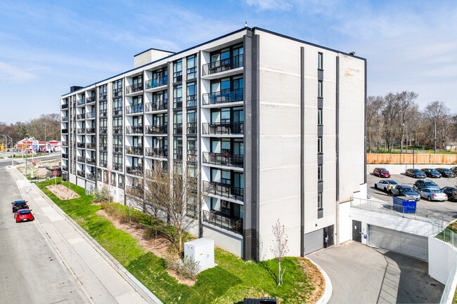 Plus de détails pour 270 E Spadina Rd, Kitchener, ON - Multi-résidentiel à vendre