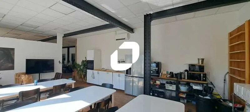 Office in Montreuil for lease Interior Photo- Image 1 of 12