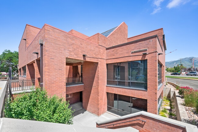 Plus de détails pour 1255 E Brickyard Rd, Salt Lake City, UT - Bureau à louer