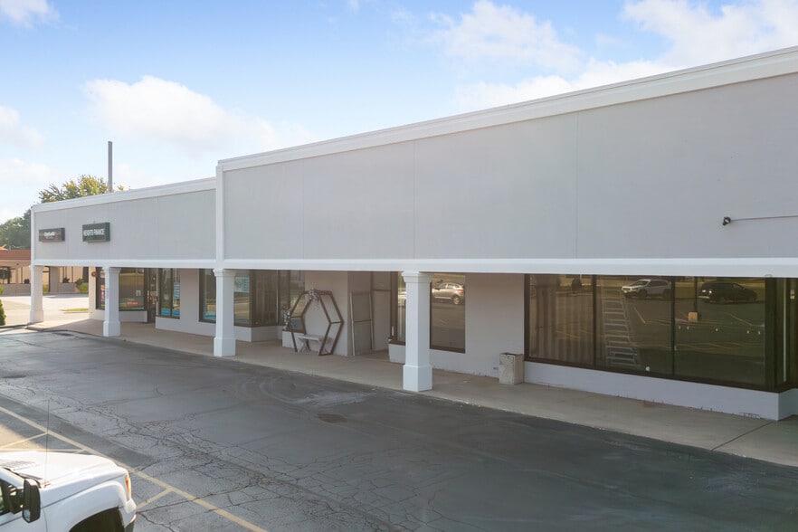 120-150 May Mart Dr, Rochelle, IL for lease - Building Photo - Image 3 of 22