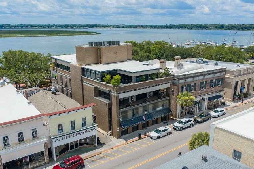 916 Bay St, Beaufort, SC for sale - Building Photo - Image 1 of 52