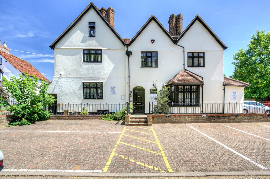 Corner Hall, Hemel Hempstead à louer - Photo du bâtiment - Image 2 de 5