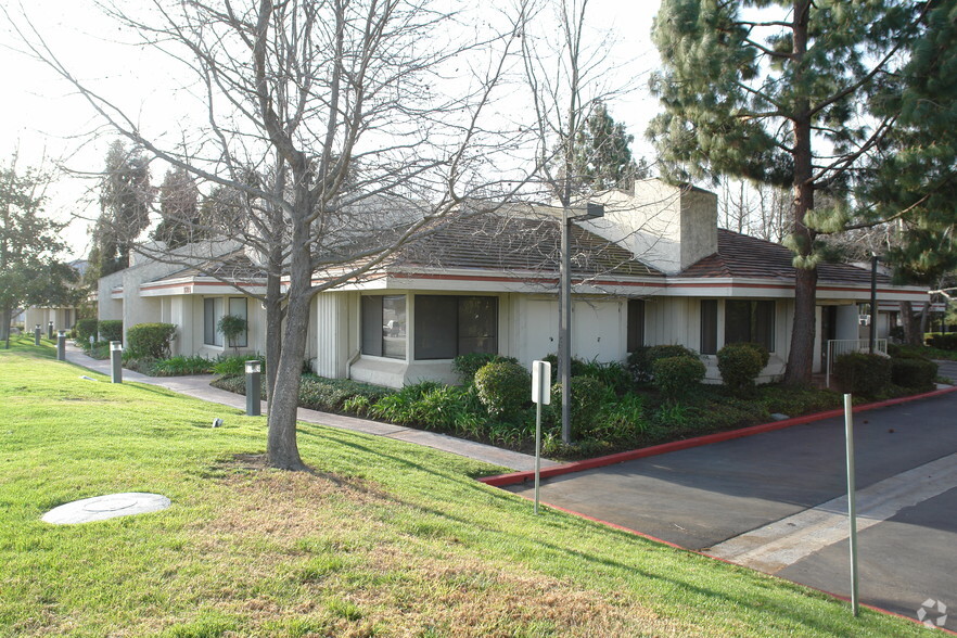 2804 Camino Dos Rios, Thousand Oaks, CA à louer - Photo du bâtiment - Image 2 de 3