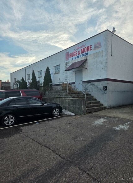 3817 N Bend Rd, Cincinnati, OH for lease - Primary Photo - Image 1 of 8