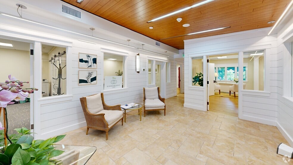 126-130 N Main St, East Hampton, NY for lease - Matterport 3D Scan - Image 2 of 10