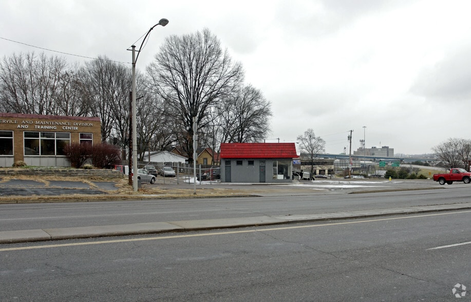 1501 Western Ave, Knoxville, TN for sale - Building Photo - Image 2 of 2