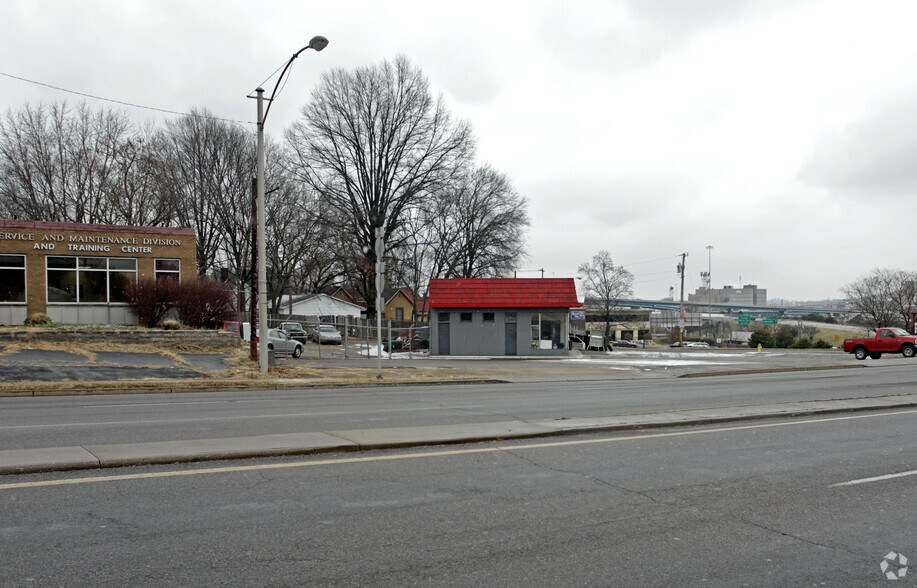 1501 Western Ave, Knoxville, TN à vendre - Photo du bâtiment - Image 2 de 2