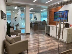 400 W Davis St, Conroe, TX for lease Interior Photo- Image 2 of 12