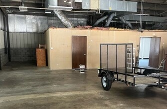 2035 S West Ave, Waukesha, WI for lease Interior Photo- Image 2 of 3