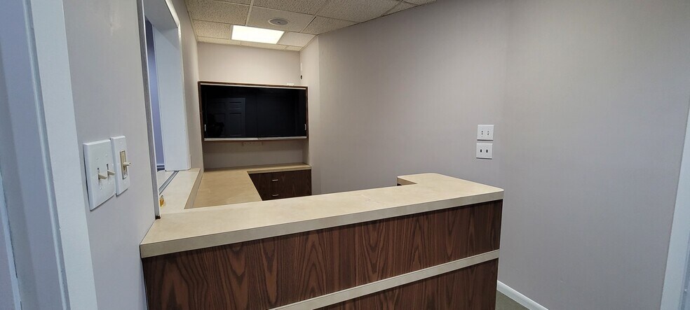 7712 & 7716 W North Avenue, Elmwood Park, IL à louer - Hall d’entrée - Image 3 de 18