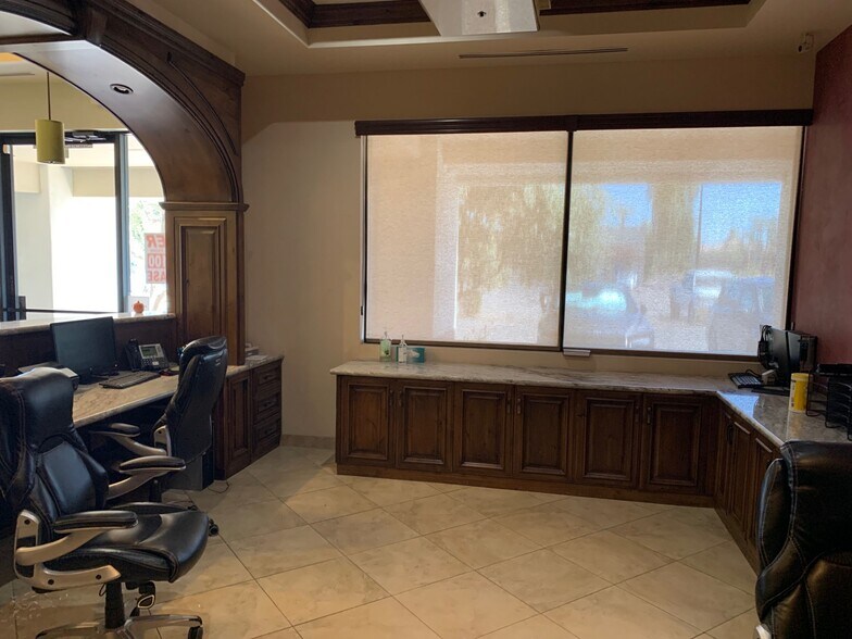 2051 W Warner Rd, Chandler, AZ for lease - Building Photo - Image 1 of 17