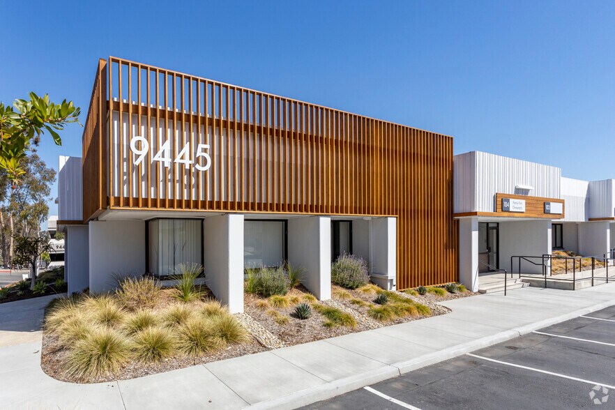 9445 Farnham St, San Diego, CA à louer - Photo du bâtiment - Image 3 de 15