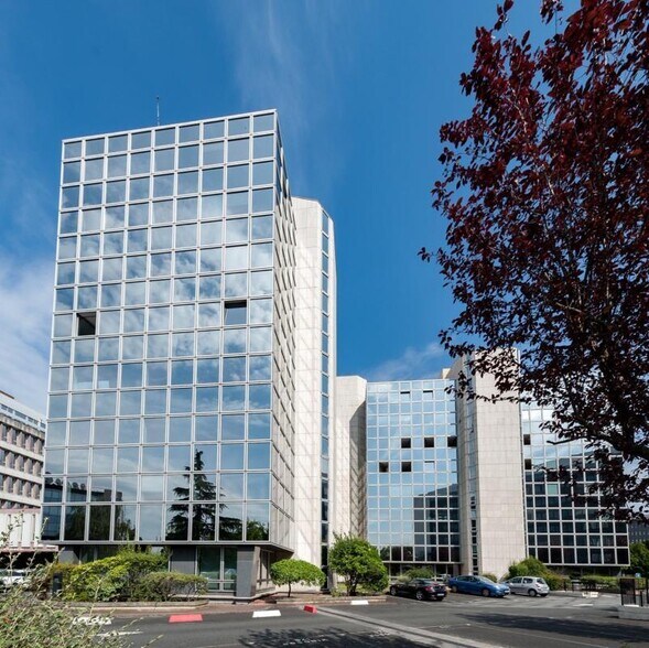 Bureau dans Vélizy-Villacoublay à louer - Photo du bâtiment - Image 3 de 12