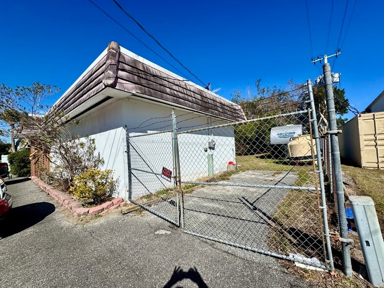 555 Parque Dr, Ormond Beach, FL for sale - Building Photo - Image 3 of 10