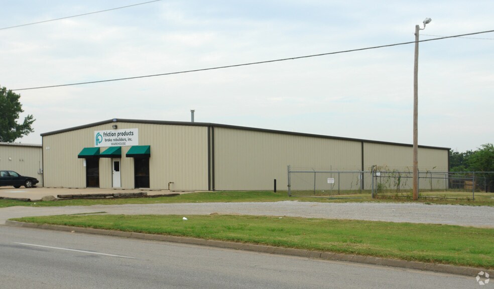 7621 E 11th St, Tulsa, OK for sale - Building Photo - Image 2 of 6