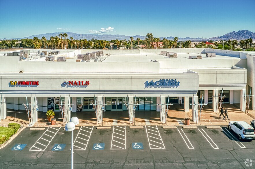 4500 E Sunset Rd, Henderson, NV à louer - Photo du bâtiment - Image 2 de 24