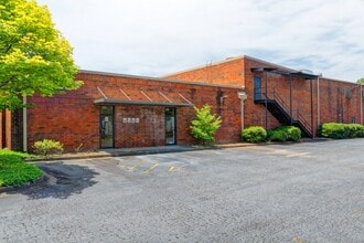 6301 Best Friend Rd, Norcross, GA for lease Interior Photo- Image 1 of 35
