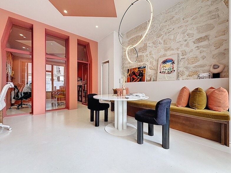 Immeuble residentiel dans Paris à vendre - Photo intérieure - Image 3 de 9