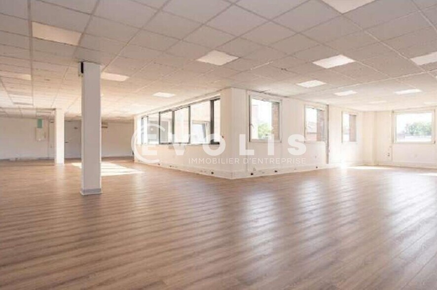 Office in VILLENEUVE-D'ASCQ for lease - Interior Photo - Image 2 of 7
