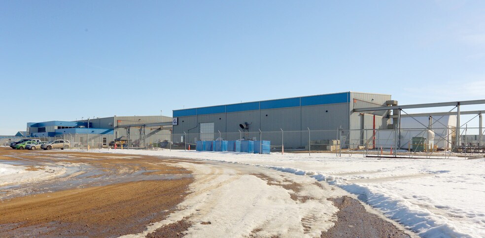 3925 8 St, Nisku, AB à vendre - Photo du bâtiment - Image 3 de 10