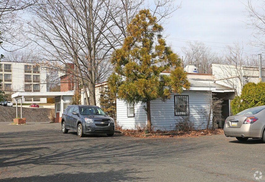 296 Easton Rd, Horsham Township, PA for sale - Building Photo - Image 2 of 8
