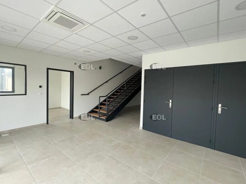 Industrial in Le Mesnil-Amelot for lease - Interior Photo - Image 3 of 5