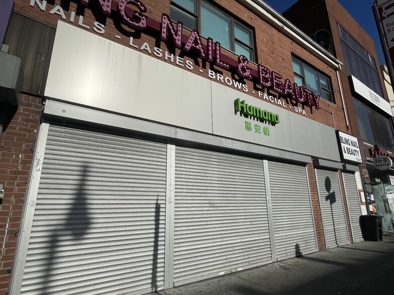 13527 Roosevelt Ave, Flushing, NY for lease - Building Photo - Image 1 of 12