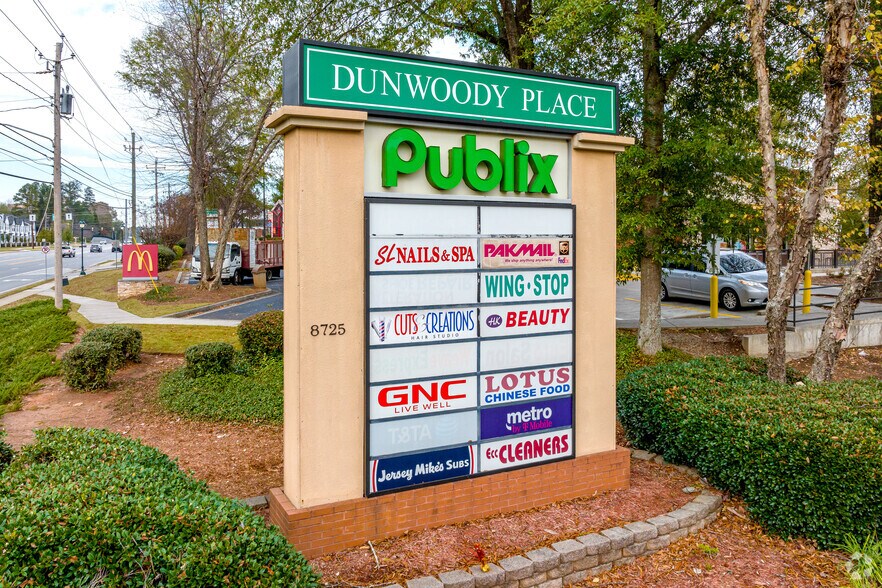 8721 Roswell Rd, Atlanta, GA à vendre - Photo du bâtiment - Image 3 de 8
