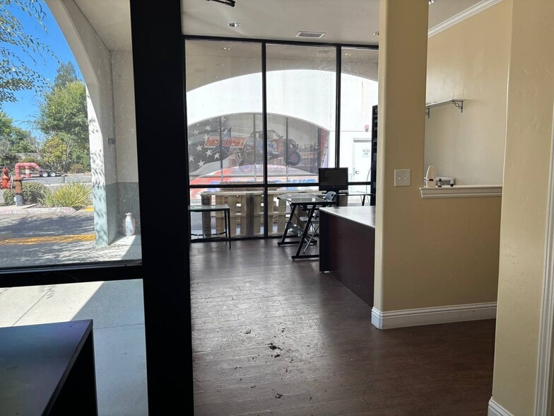 5945 Jetton Ln, Loomis, CA for lease - Building Photo - Image 3 of 4